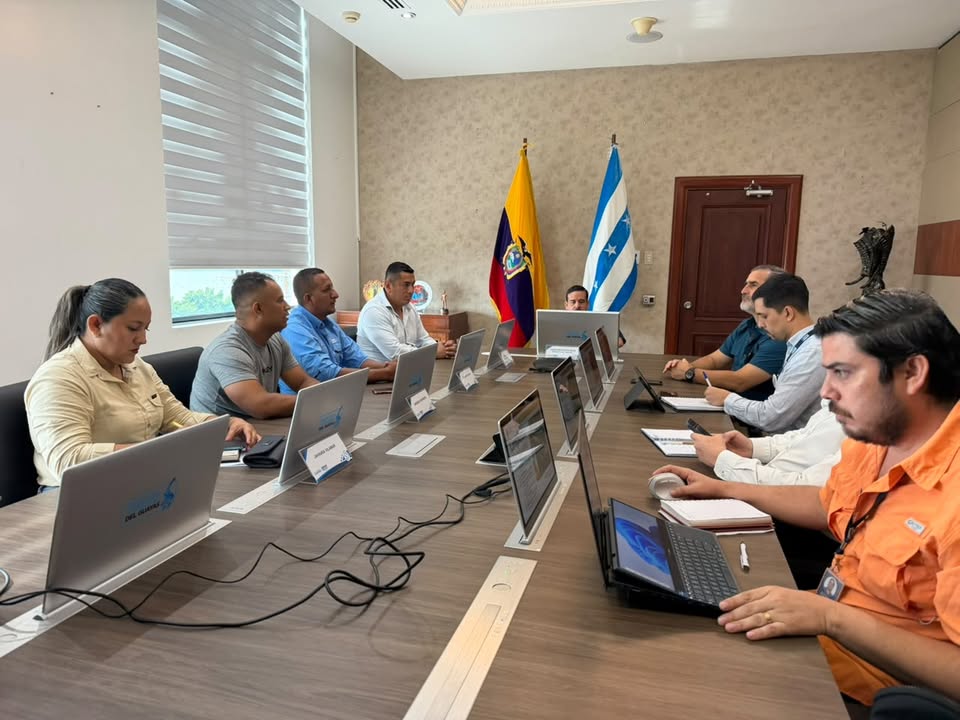 Alcaldía y Prefectura coordinan obras viales y limpieza de esteros en Palestina