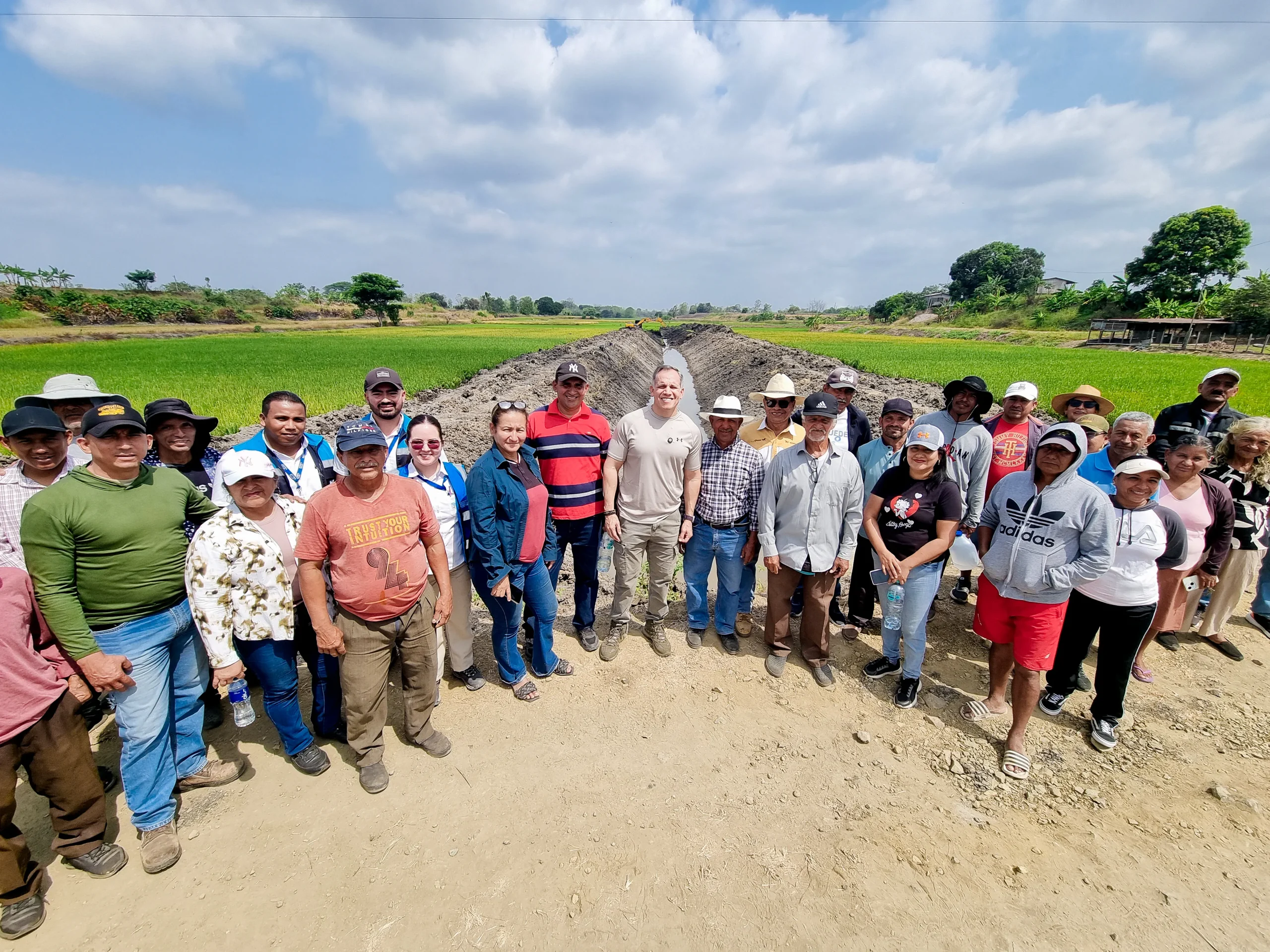 Avanza canal de riego en Guabito de Afuera para el campo palestino