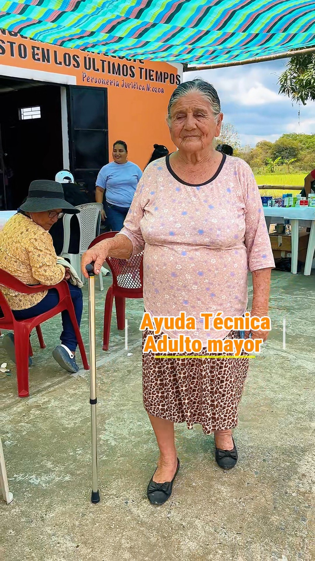 Brigada de salud atiende a vecinos de El Pijío con medicinas y lentes gratis