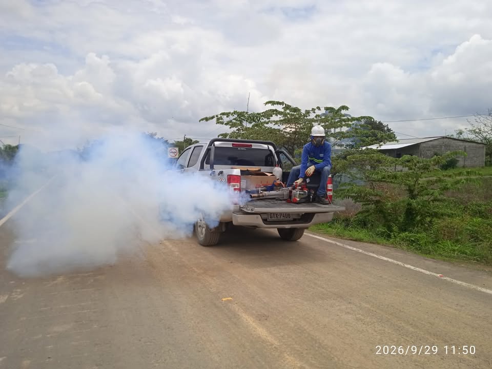 Brigada de fumigación recorre comunidades rurales de Palestina
